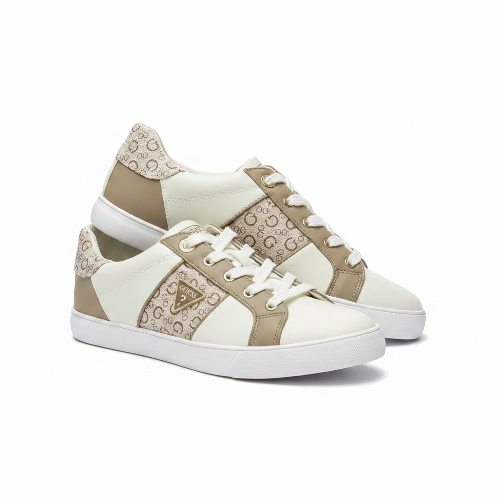 Zapatillas Guess monograma rosa con franja dorada y placa triangular