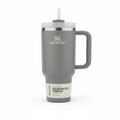 Stanley Quencher H2.0 30oz – vista lateral fondo blanco