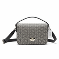 Cartera GUESS crossbody monograma gris con cierre giratorio dorado y correa negra
